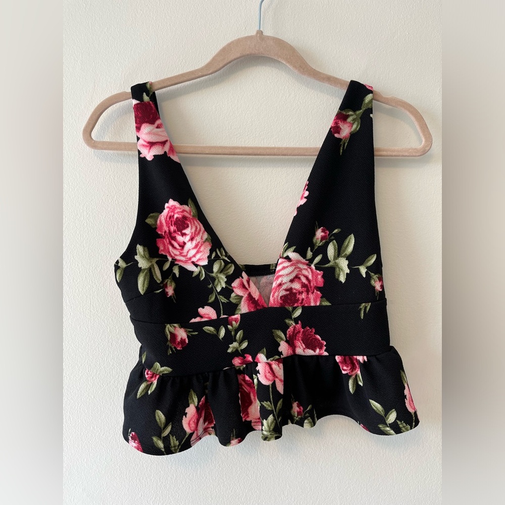 🦋YaYa&Co Cropped Peplum Floral Tank